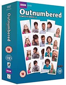 Outnumbered: Series 1-4 Box Set (Plus 2009 Christmas Special) [DVD] by Hugh Dennis(中古品)